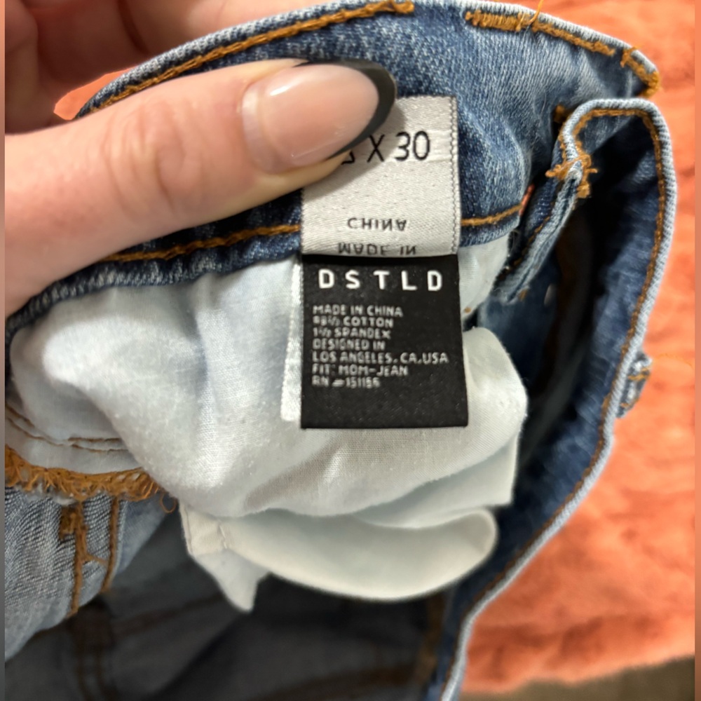 DSTLD Button Fly Mom-Jeans - Picture 8 of 9